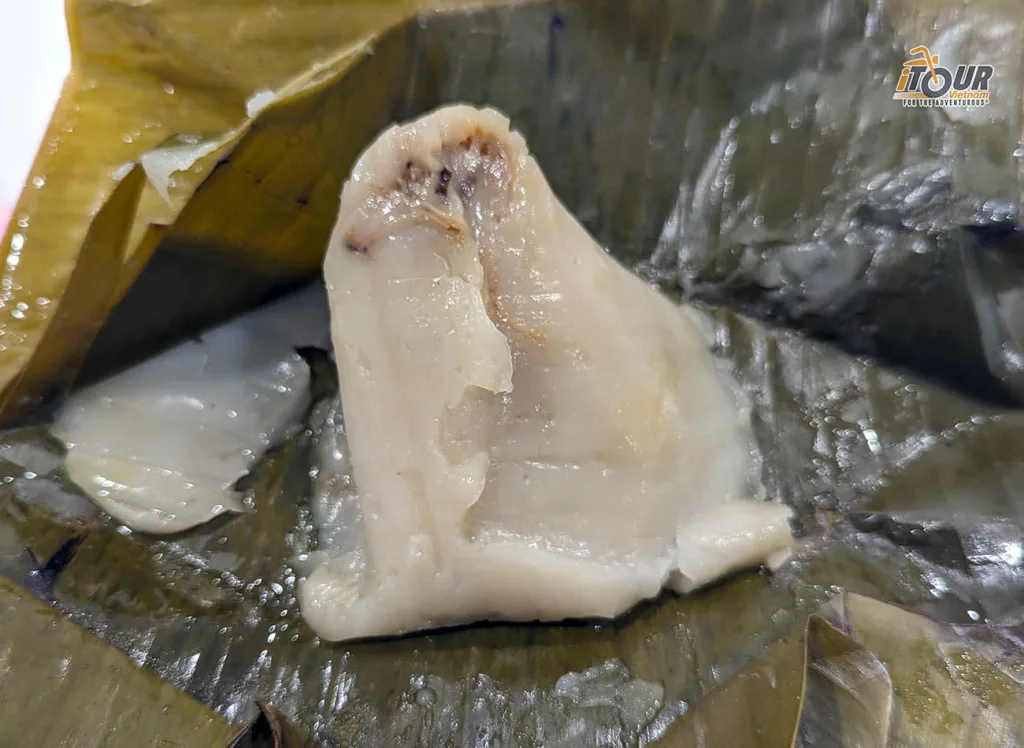 what-to-eat-in-northern-vietnam-banh-gio