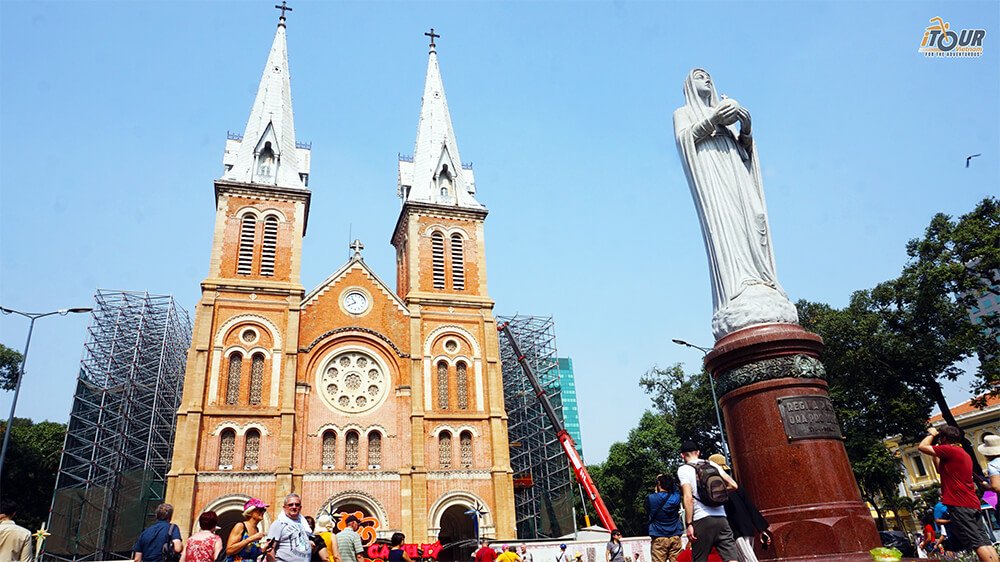 touring saigon itineraries notre dame cathedral