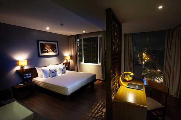 romantic hotels in hcm 12