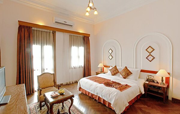 romantic hotels in hcm 6