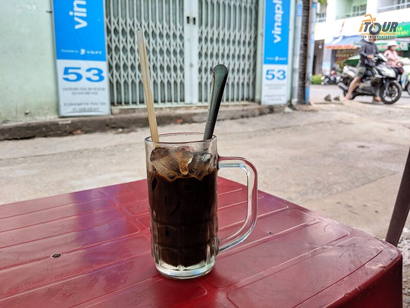 old cafes in hanoi milk coffee